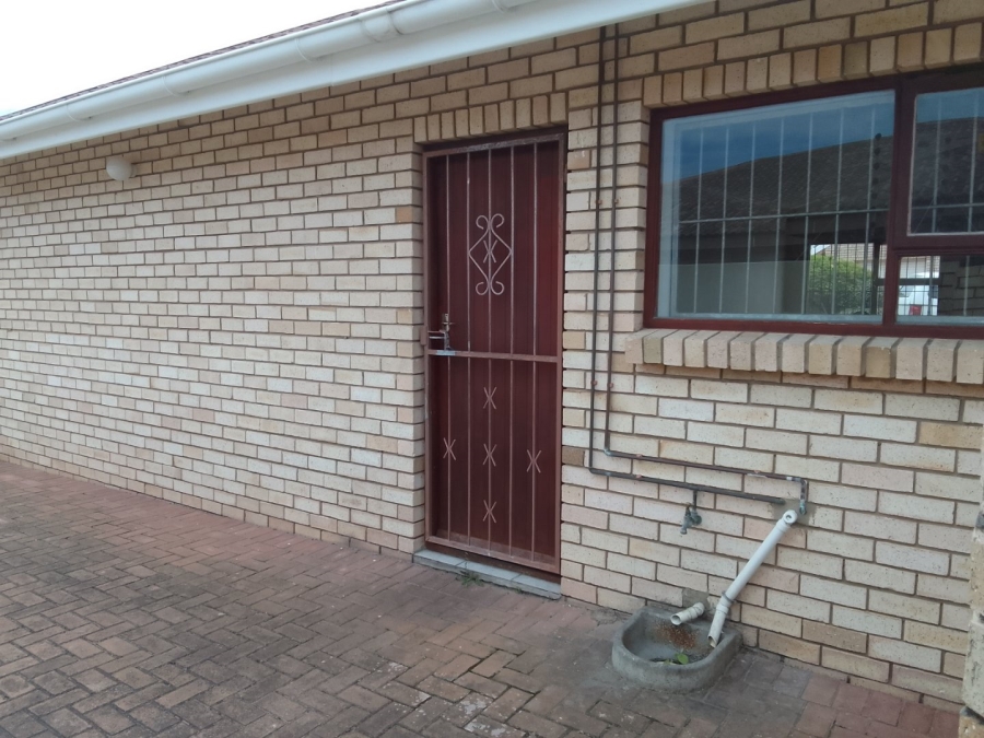 4 Bedroom Property for Sale in Summerstrand Eastern Cape